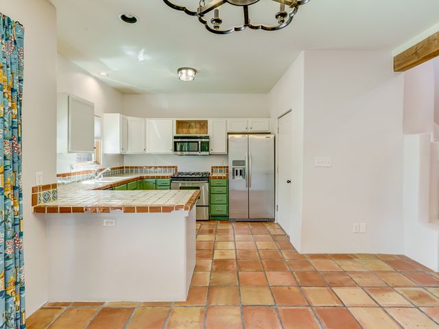 3221 La Paz, Santa Fe, NM 87507