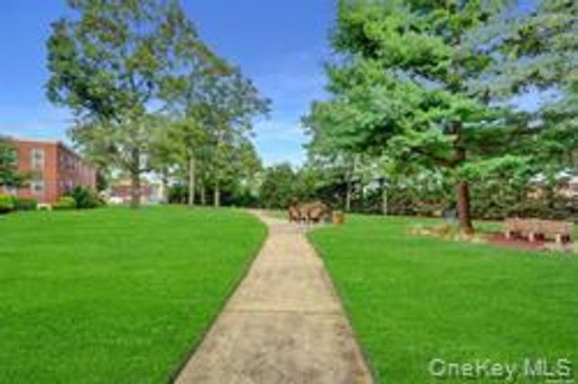 1385 Broadway A31, Hewlett, NY 11557