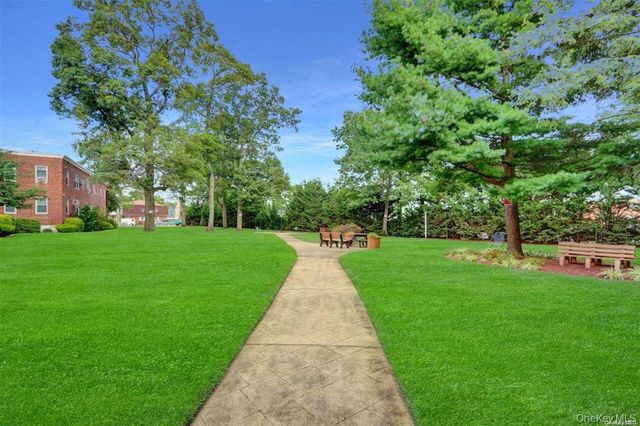 1385 Broadway A31, Hewlett, NY 11557