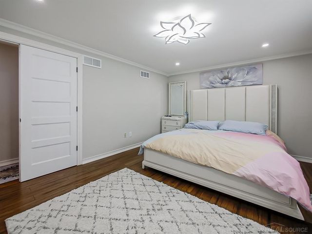 2196 Niagara Street, Troy, MI 48083