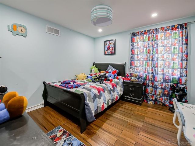 2196 Niagara Street, Troy, MI 48083