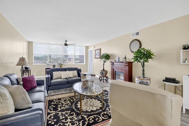 2521 NW 104th Avenue 203, Sunrise, FL 33322