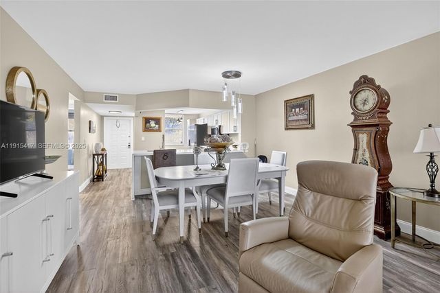 2521 NW 104th Avenue 203, Sunrise, FL 33322