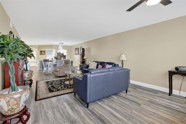 2521 NW 104th Avenue 203, Sunrise, FL 33322