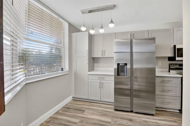 2521 NW 104th Avenue 203, Sunrise, FL 33322