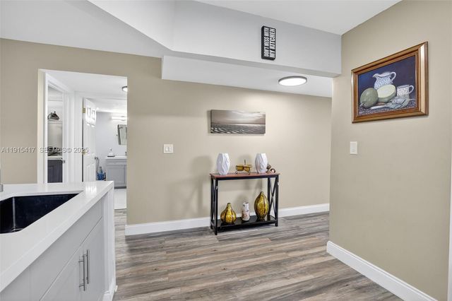 2521 NW 104th Avenue 203, Sunrise, FL 33322