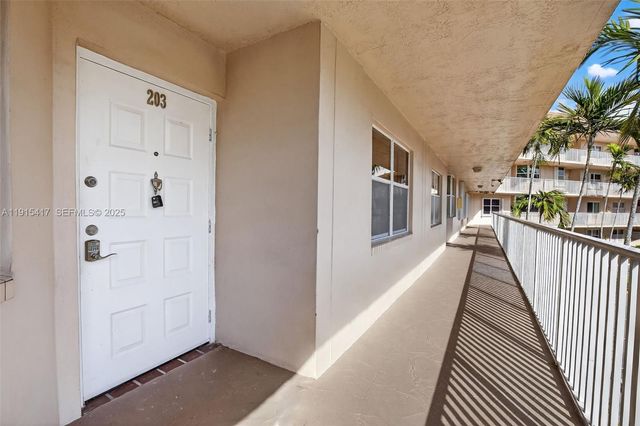 2521 NW 104th Avenue 203, Sunrise, FL 33322