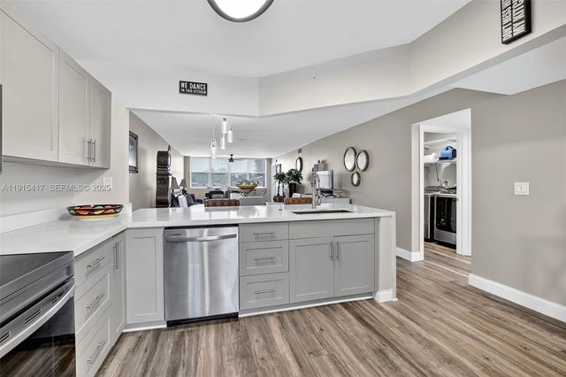 2521 NW 104th Avenue 203, Sunrise, FL 33322