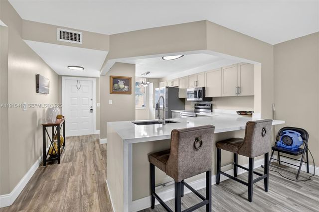 2521 NW 104th Avenue 203, Sunrise, FL 33322