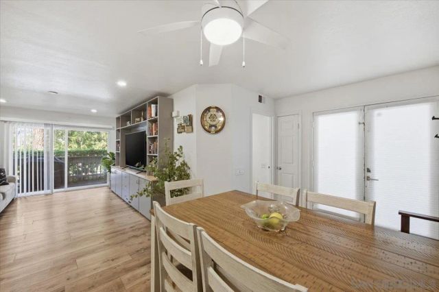 1564 Tanglewood Ln. 18, Escondido, CA 92029