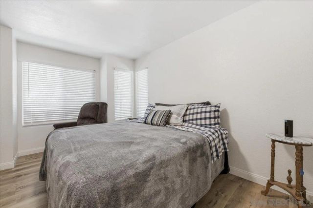 1564 Tanglewood Ln. 18, Escondido, CA 92029