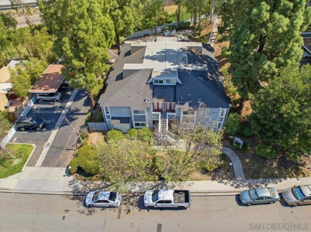 1564 Tanglewood Ln. 18, Escondido, CA 92029