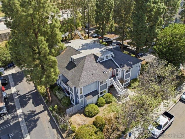 1564 Tanglewood Ln. 18, Escondido, CA 92029