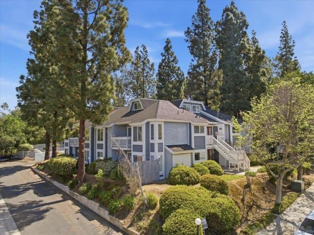 1564 Tanglewood Ln. 18, Escondido, CA 92029