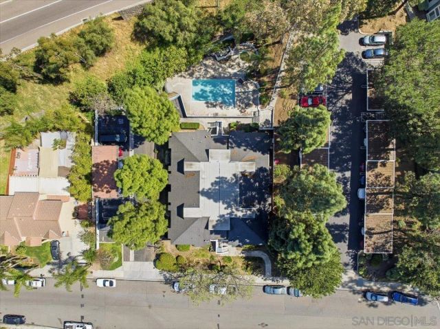 1564 Tanglewood Ln. 18, Escondido, CA 92029