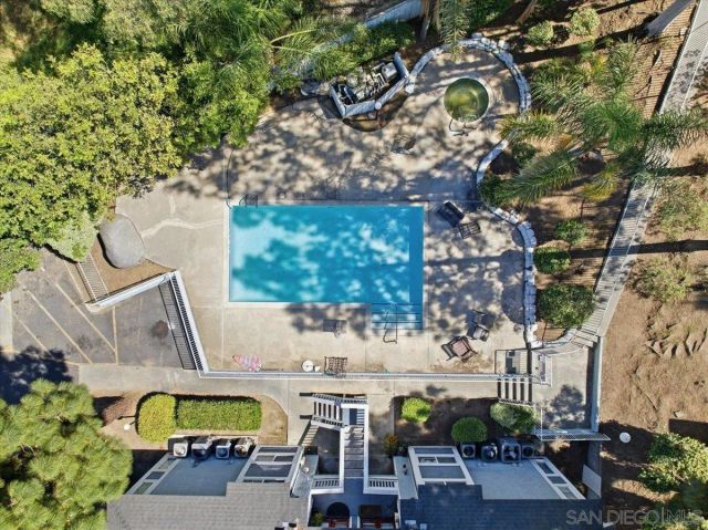 1564 Tanglewood Ln. 18, Escondido, CA 92029