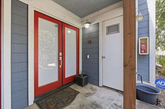 1564 Tanglewood Ln. 18, Escondido, CA 92029