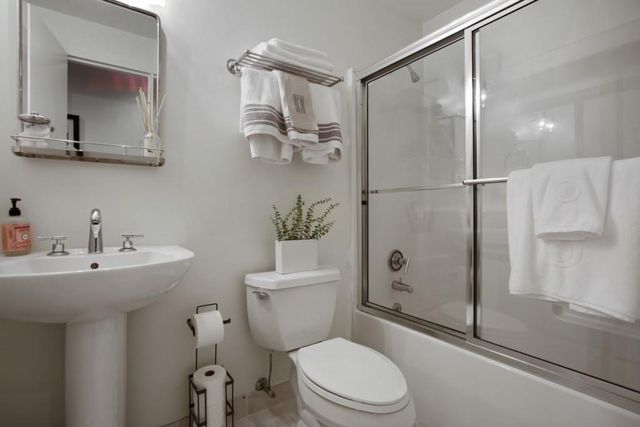 3235 Roswell NE Road 520, Atlanta, GA 30305