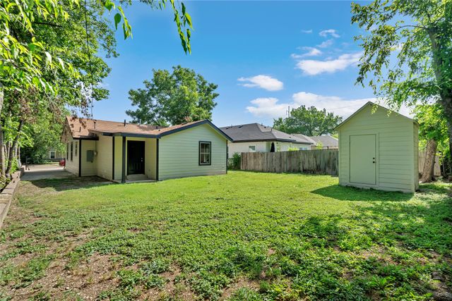 1220 Bessie Street, Fort Worth, TX 76104