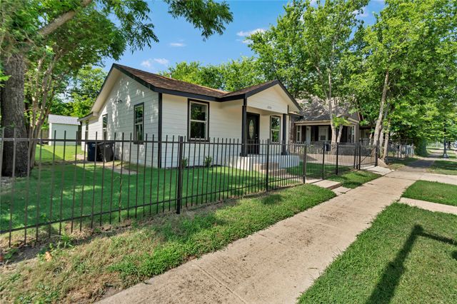 1220 Bessie Street, Fort Worth, TX 76104