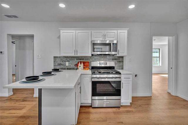 1220 Bessie Street, Fort Worth, TX 76104