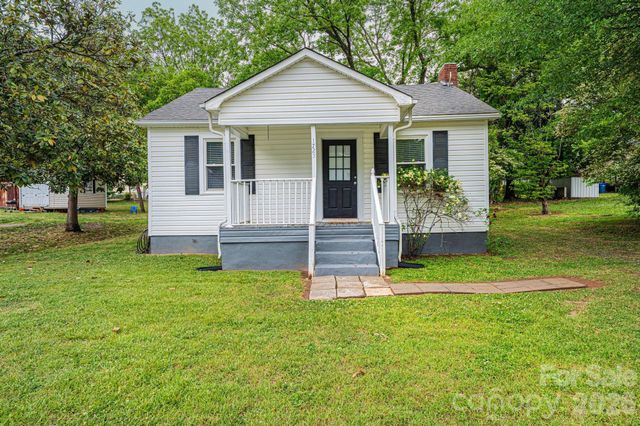 1725 8th Avenue NE, Hickory, NC 28601