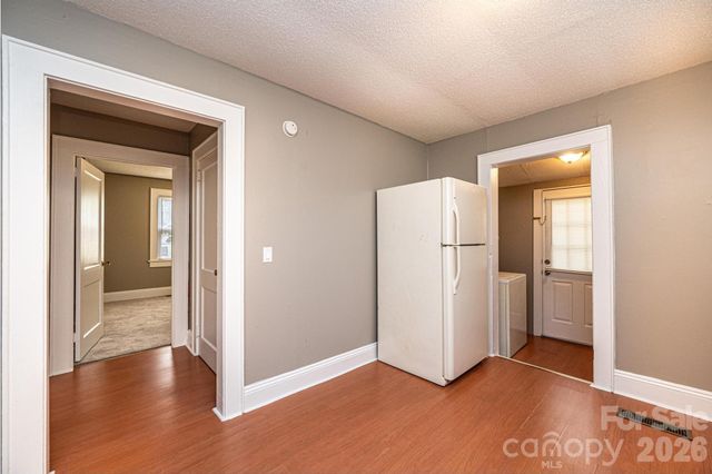 1725 8th Avenue NE, Hickory, NC 28601