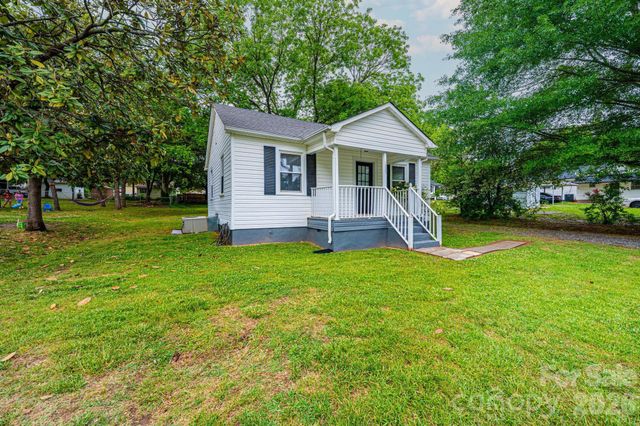 1725 8th Avenue NE, Hickory, NC 28601