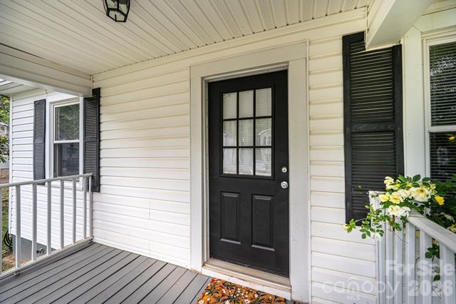 1725 8th Avenue NE, Hickory, NC 28601