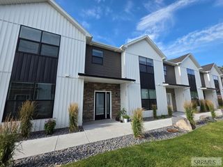 289 Hummingbird Way # 13, Sugar City, ID 83448