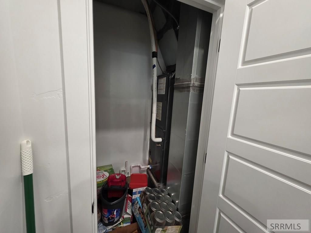 Image 16 of property listing at 289 Hummingbird Way # 13, Sugar City, ID 83448