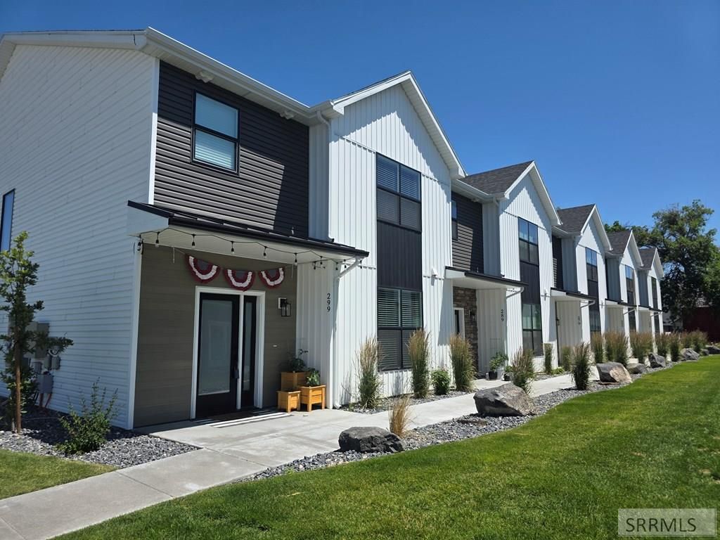 Image 2 of property listing at 289 Hummingbird Way # 13, Sugar City, ID 83448