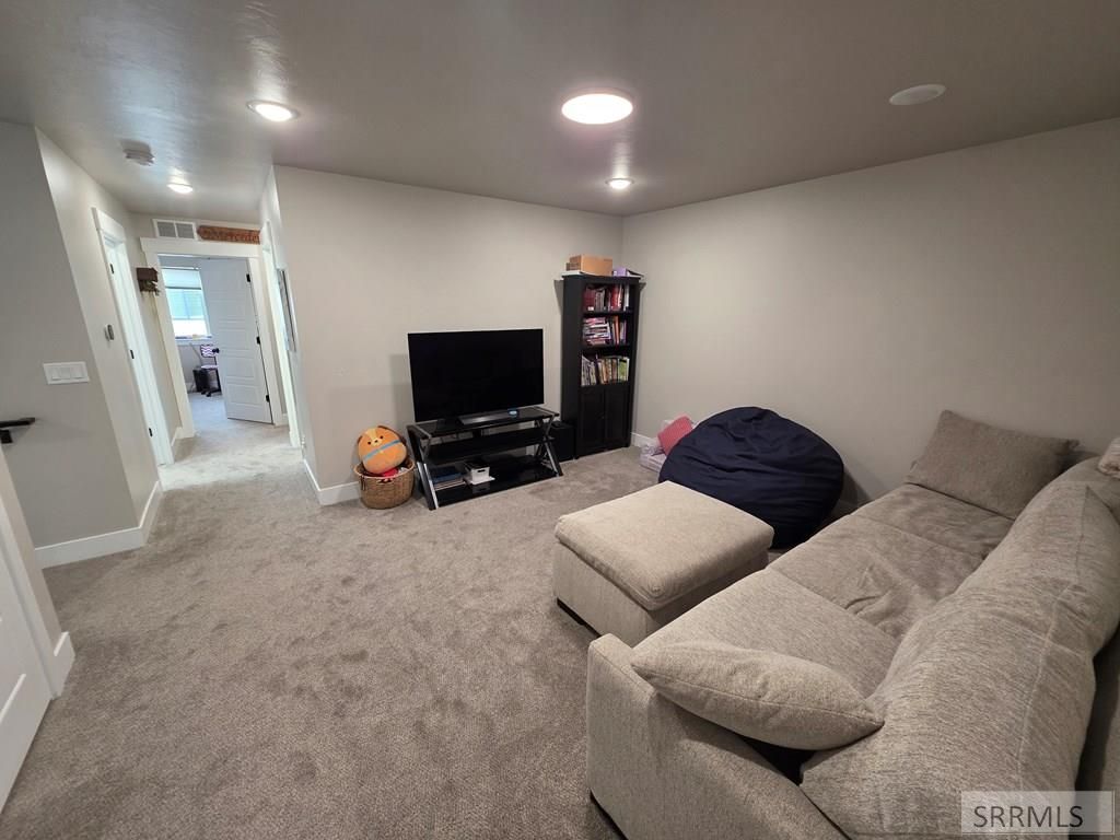 Image 25 of property listing at 289 Hummingbird Way # 13, Sugar City, ID 83448