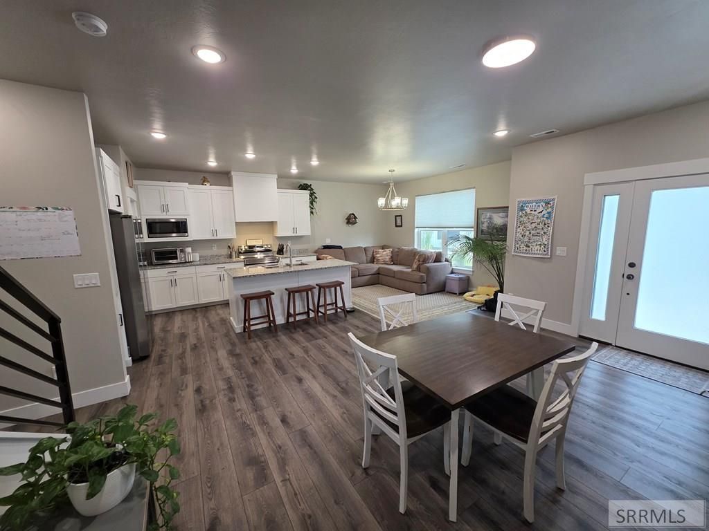 Image 7 of property listing at 289 Hummingbird Way # 13, Sugar City, ID 83448