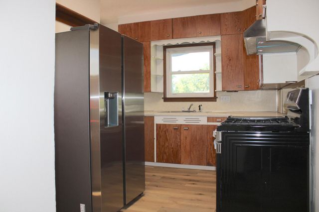 201 Emerson Avenue NE, Renville, MN 56284