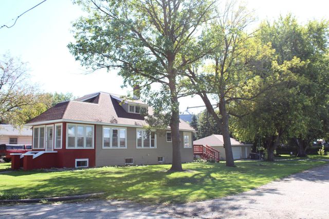 201 Emerson Avenue NE, Renville, MN 56284