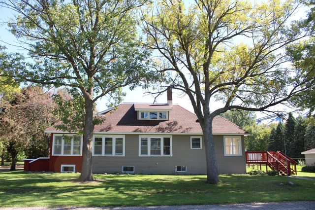 201 Emerson Avenue NE, Renville, MN 56284