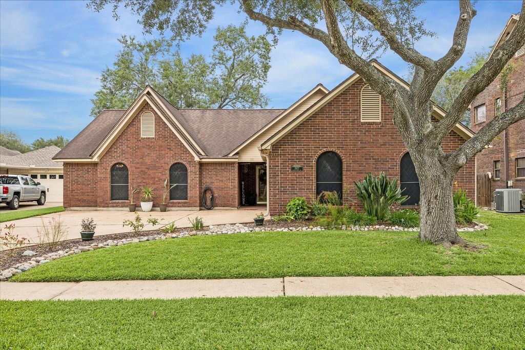 1907 Timber Creek Drive, Pearland, TX 77581
