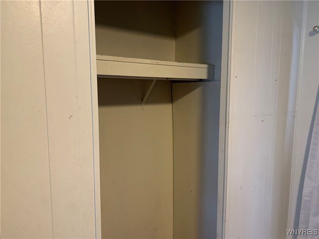 12 North Whispering Lane, Hamburg, NY 14075