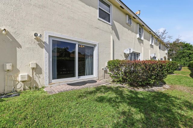 13408 Georgian Court, Wellington, FL 33414