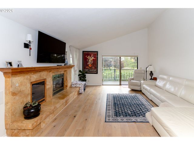 2496 PANORAMA Dr, Eugene, OR 97405