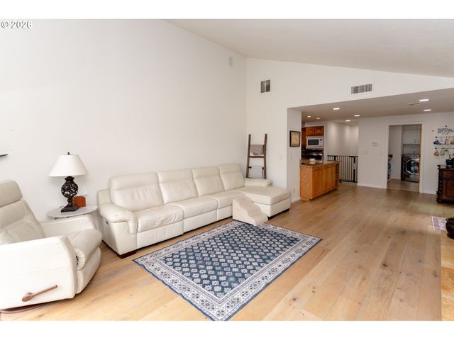 2496 PANORAMA Dr, Eugene, OR 97405