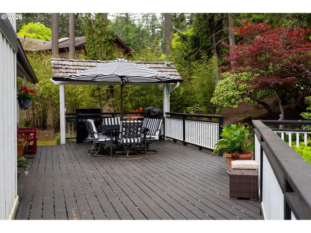 2496 PANORAMA Dr, Eugene, OR 97405
