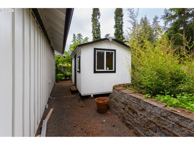 2496 PANORAMA Dr, Eugene, OR 97405