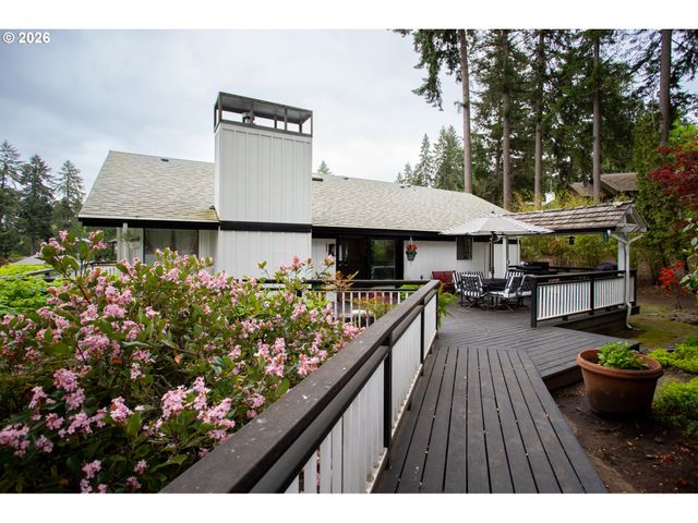2496 PANORAMA Dr, Eugene, OR 97405