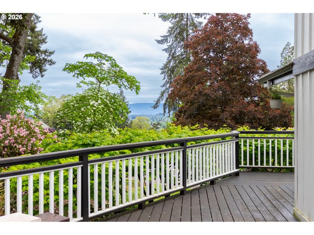 2496 PANORAMA Dr, Eugene, OR 97405