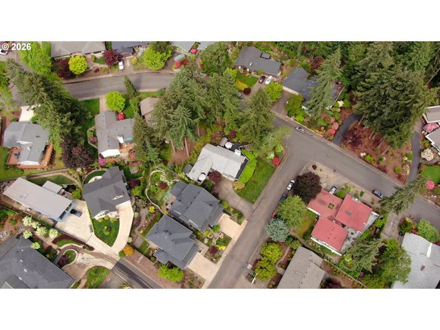 2496 PANORAMA Dr, Eugene, OR 97405