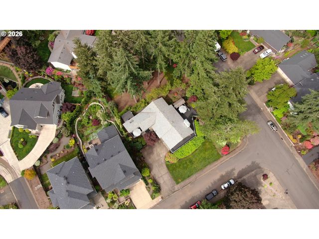 2496 PANORAMA Dr, Eugene, OR 97405