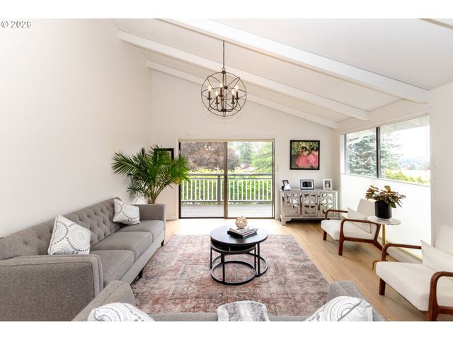 2496 PANORAMA Dr, Eugene, OR 97405