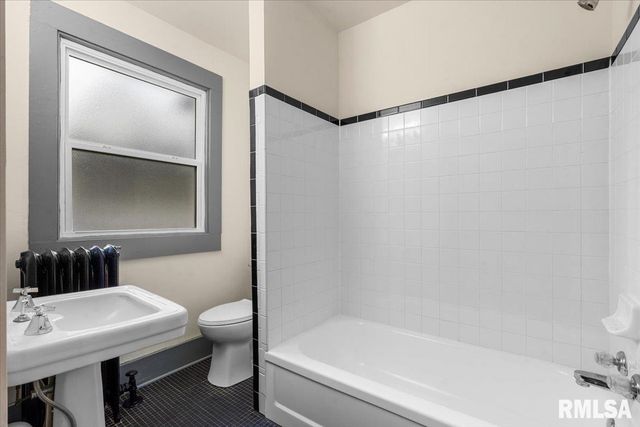 1817 WHITTIER Avenue, Springfield, IL 62704